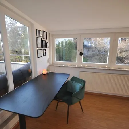 Spacious Close To Center شقة *